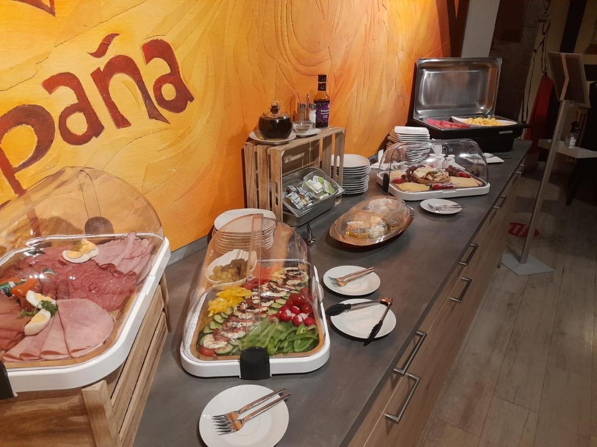 Alt Warburg Hotel Екстериор снимка