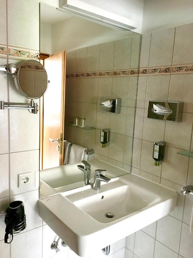 Alt Warburg Hotel Екстериор снимка