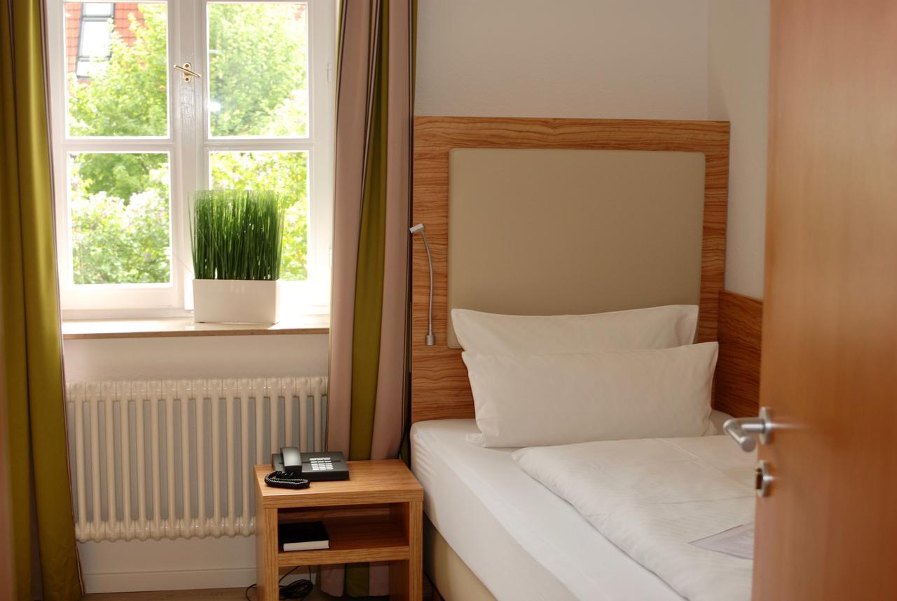 Alt Warburg Hotel Екстериор снимка