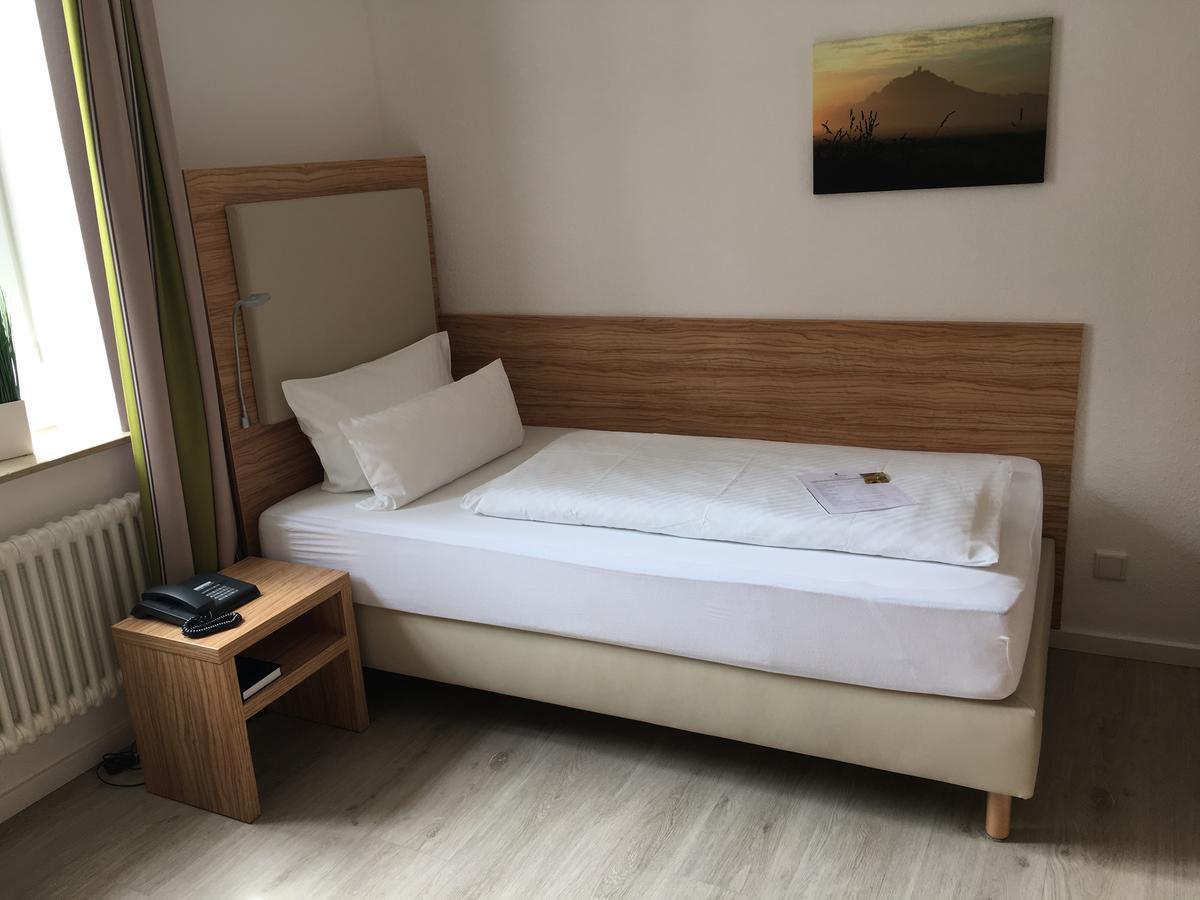 Alt Warburg Hotel Екстериор снимка