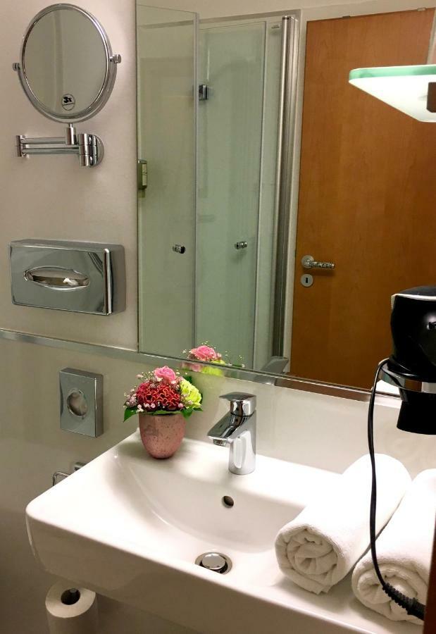 Alt Warburg Hotel Екстериор снимка