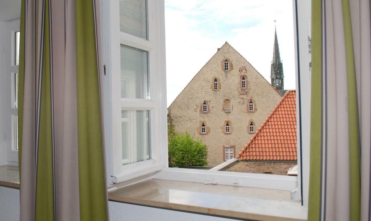 Alt Warburg Hotel Екстериор снимка